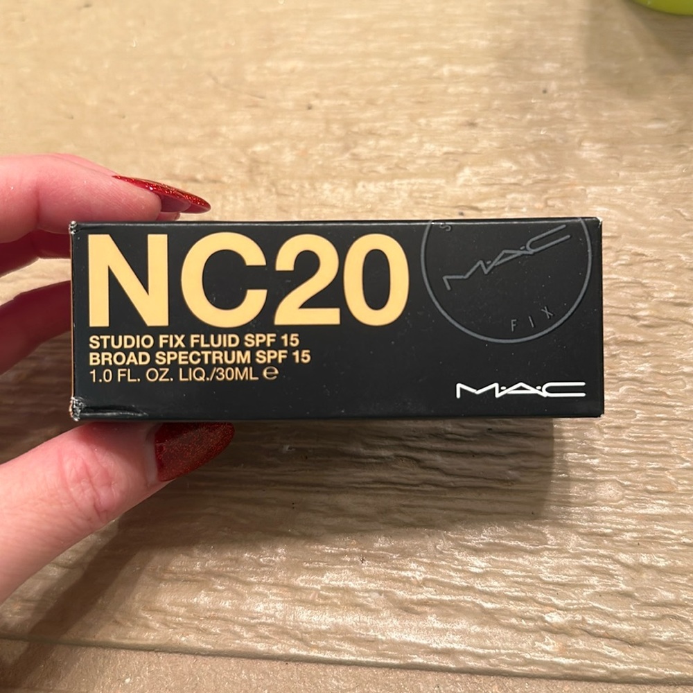 NC20 STUDIO FIX FLUID SPF 15. BRAND NEW. I AM NOW NC15.